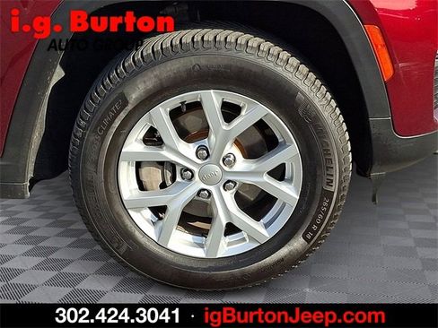 Used 2023 Jeep Grand Cherokee Limited image 8