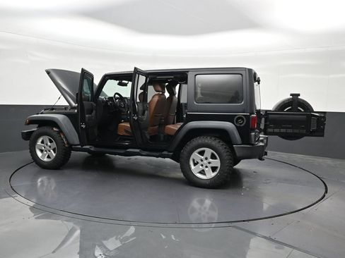 Used 2018 Jeep Wrangler Unlimited Sport S AWD/4WD image 34
