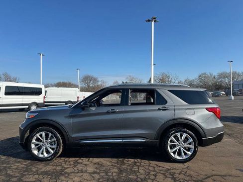 Certified 2023 Ford Explorer Platinum w/ Technology Package image 5