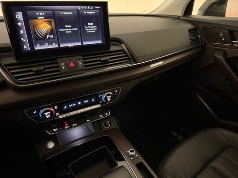 Certified 2021 Audi Q5 2.0T Premium w/ Convenience Package AWD/4WD image 22