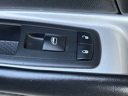 Used 2019 Dodge Journey SE w/ Blacktop Package FWD image 23