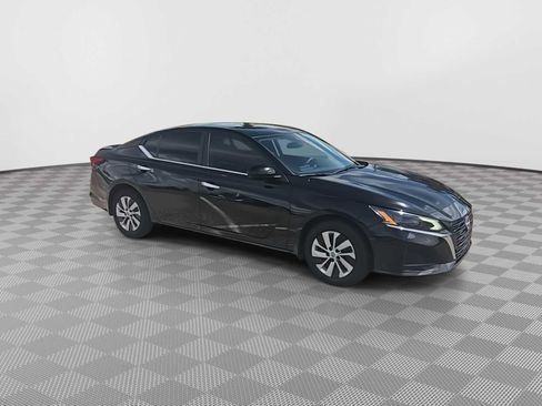 Used 2023 Nissan Altima 2.5 S FWD image 2