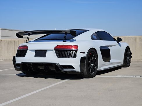 Used 2018 Audi R8 V10 plus w/ 20" Wheel Package image 8