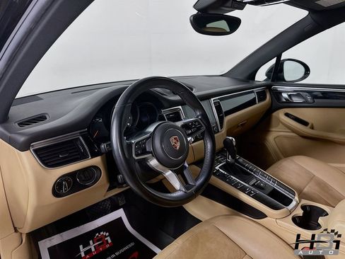 Used 2018 Porsche Macan AWD/4WD image 10