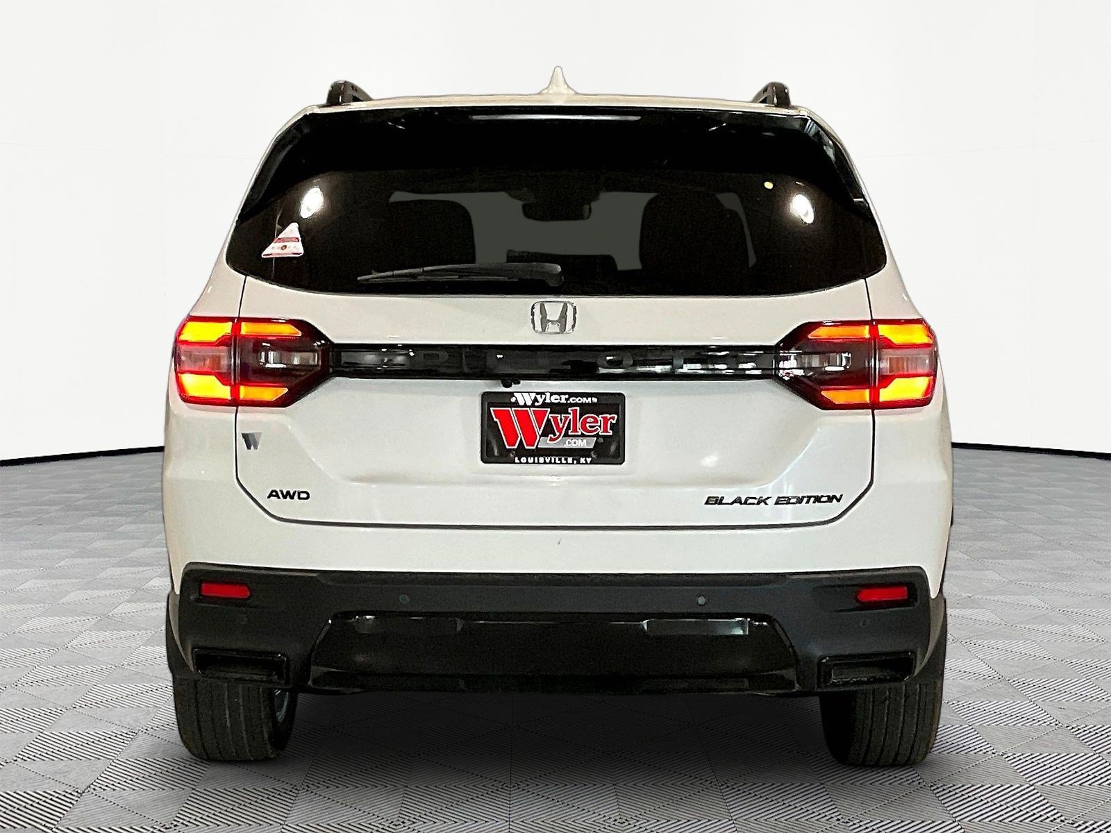 New 2026 Honda Pilot Black Edition image 5