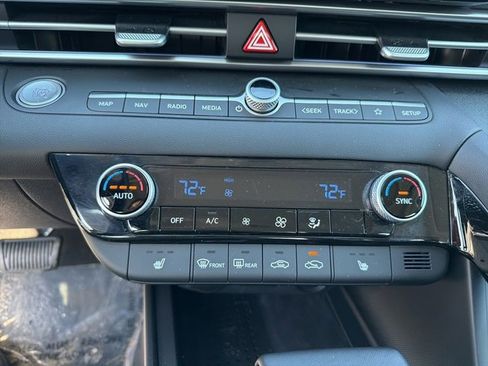 Certified 2023 Hyundai Elantra Limited image 26