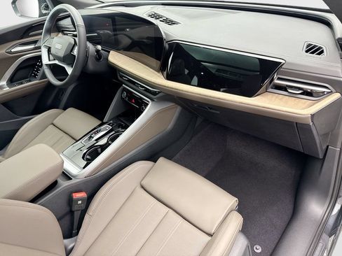 Certified 2025 Audi Q5 Premium Plus w/ Premium Plus AWD/4WD image 17