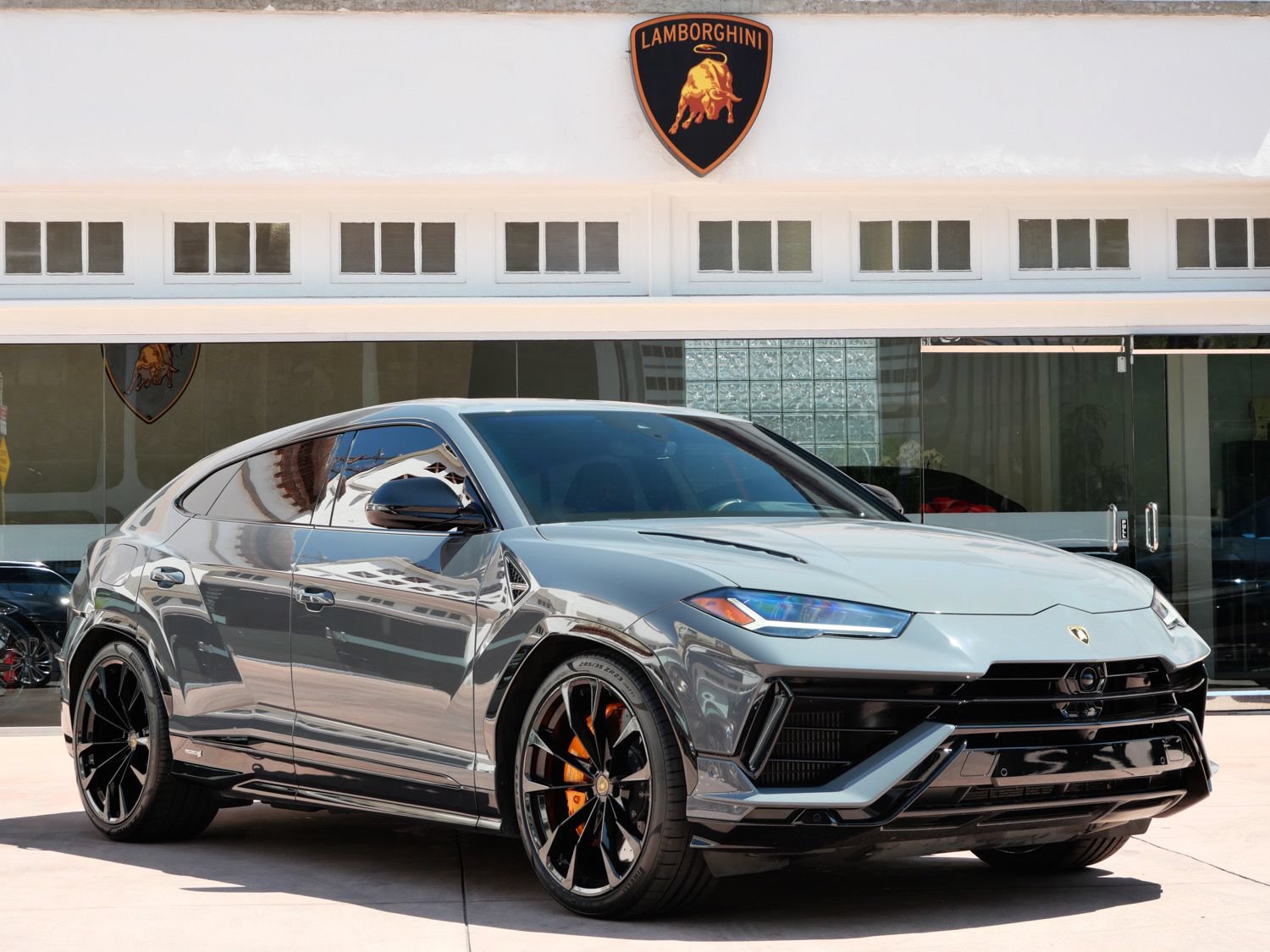 Used 2023 Lamborghini Urus S AWD/4WD image 1