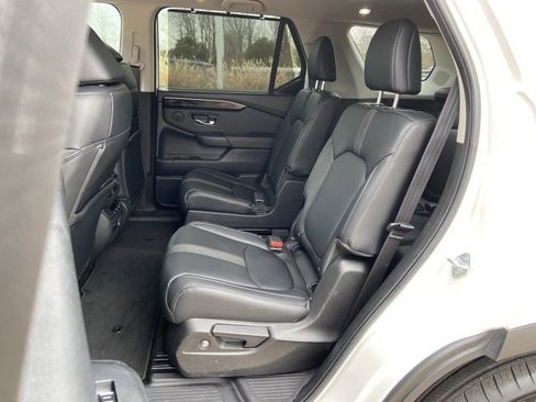 Used 2023 Honda Pilot Touring image 15