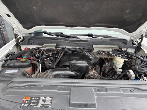 Used 2018 Chevrolet Silverado 2500 W/T w/ Snow Plow Prep Package image 10