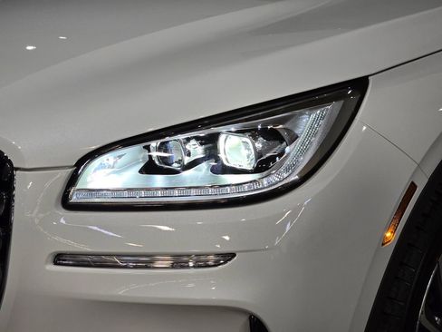 New 2026 Lincoln Corsair Reserve image 11