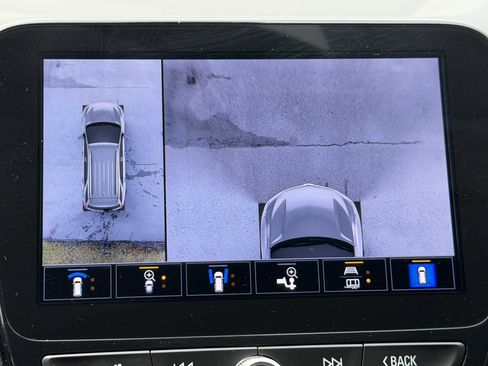 Used 2023 Chevrolet Equinox Premier image 34