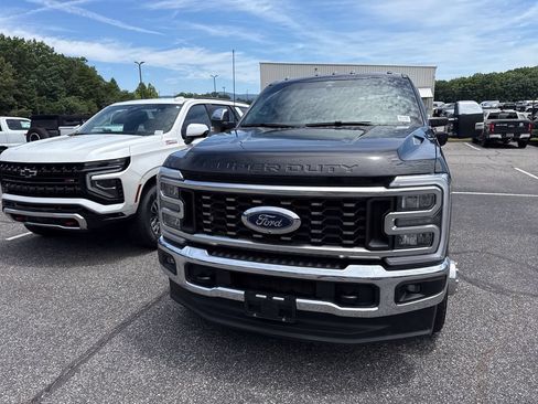 Used 2025 Ford F350 Lariat w/ Chrome Package AWD/4WD image 6