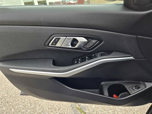 Used 2020 BMW 330i Sedan w/ Convenience Package image 26