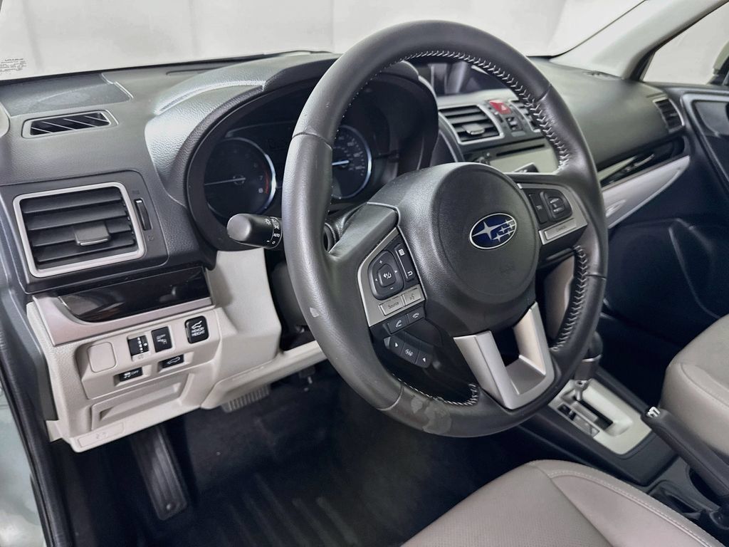 Used 2017 Subaru Forester 2.5i Limited AWD/4WD image 9