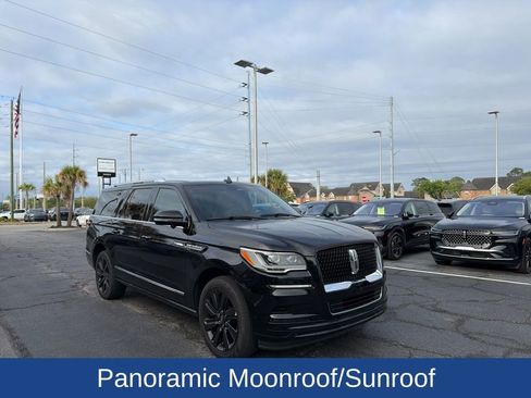 Used 2023 Lincoln Navigator L Reserve AWD/4WD image 3