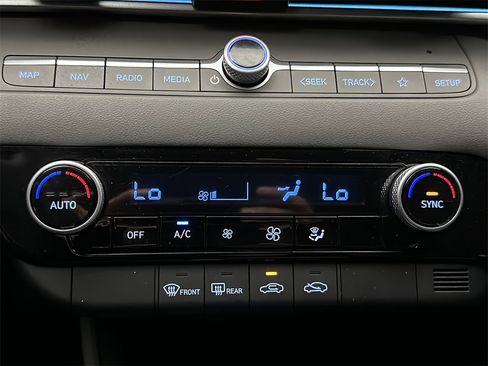 Certified 2024 Hyundai Elantra Blue image 21