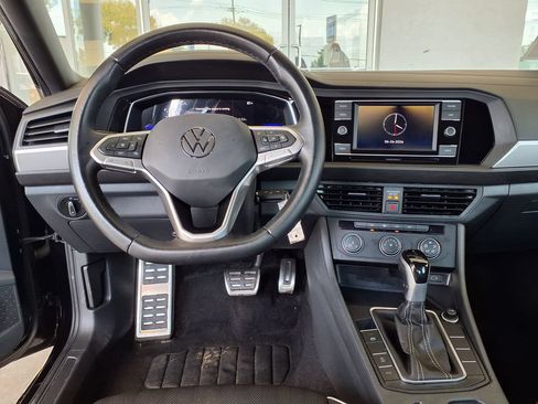 Used 2023 Volkswagen Jetta Sport FWD image 16