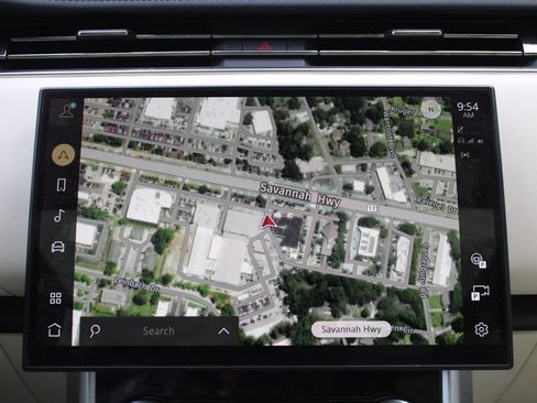 Used 2023 Land Rover Range Rover SE image 25