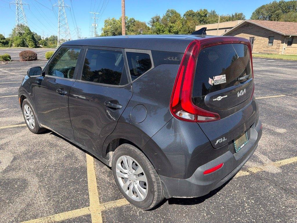 Used 2022 Kia Soul LX FWD image 4