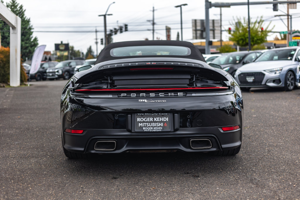 Used 2025 Porsche 911 Carrera w/ Premium Package RWD image 8