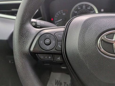 Used 2020 Toyota Corolla LE FWD image 17