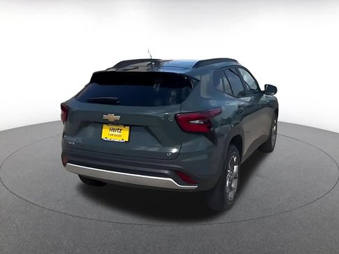 Used 2025 Chevrolet Trax LT FWD image 15