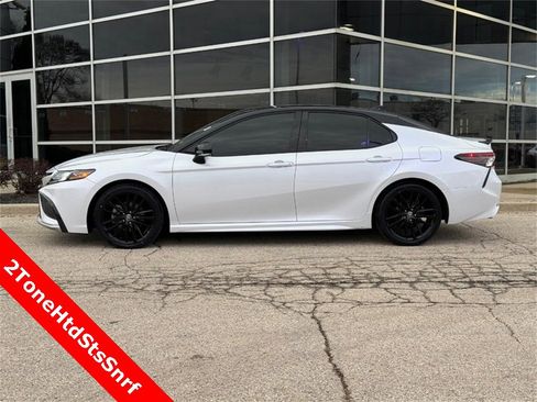 Used 2023 Toyota Camry XSE image 6