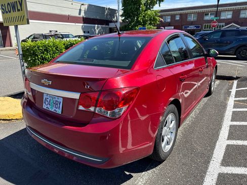 Used 2014 Chevrolet Cruze LT w/ RS Package FWD image 3