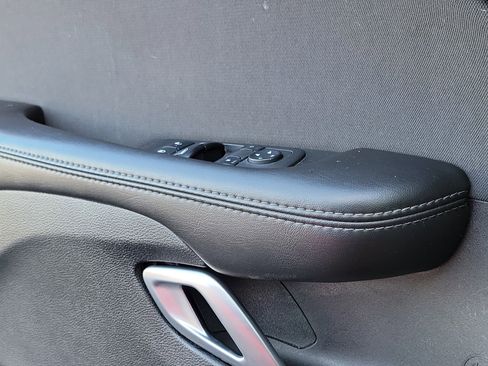 Used 2018 Dodge Challenger R/T image 30