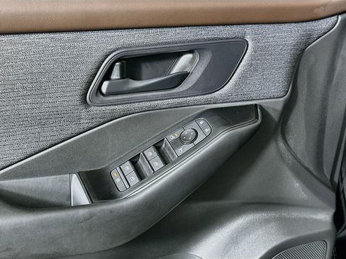 Used 2023 Nissan Rogue S FWD image 15