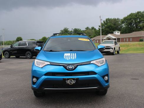 Used 2018 Toyota RAV4 XLE AWD/4WD image 3