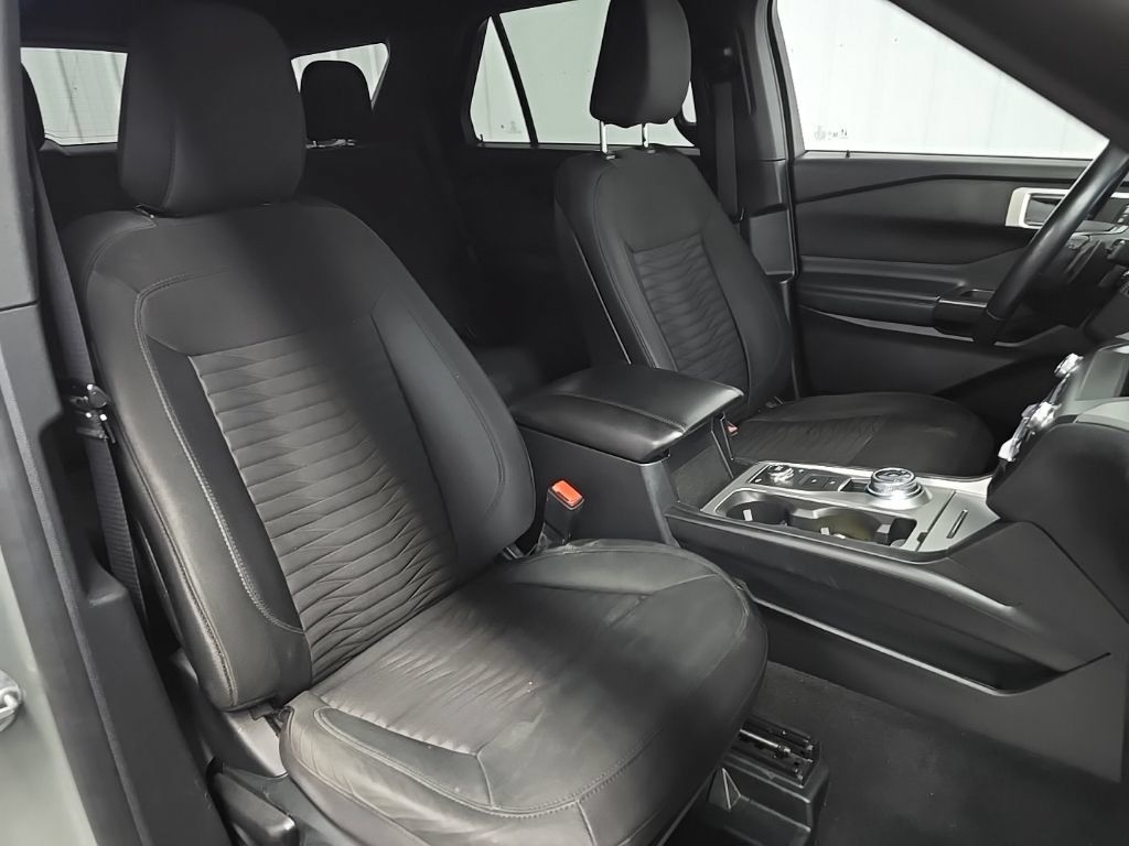 Used 2020 Ford Explorer XLT w/ Comfort Package AWD/4WD image 18