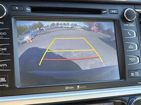 Used 2015 Toyota Highlander Limited image 21