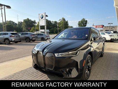 Used 2024 BMW iX xDrive50 w/ Premium Package AWD/4WD image 3