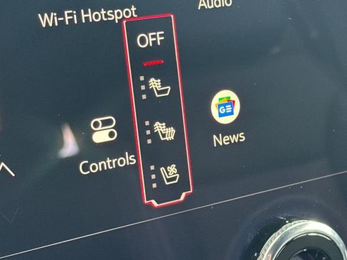 Certified 2025 GMC Yukon Denali image 13