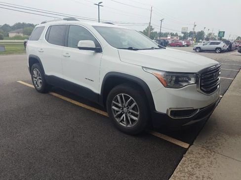 Used 2018 GMC Acadia SLE w/ Driver Alert Package I AWD/4WD image 3