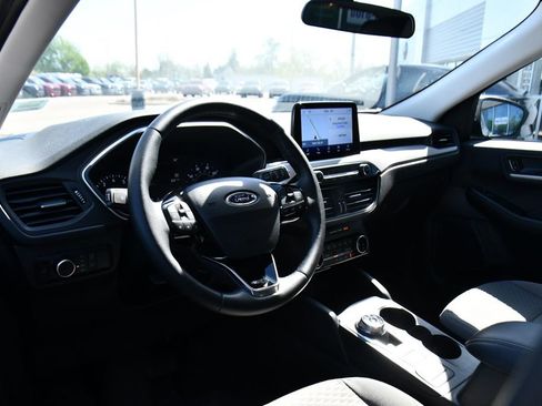 Used 2022 Ford Escape SE w/ SE Sport Appearance Package AWD/4WD image 11