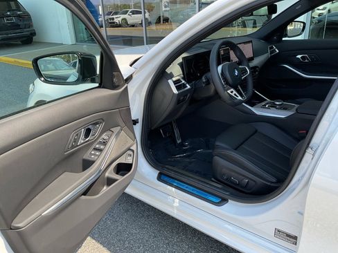 New 2026 BMW 330i Sedan w/ M Sport Package image 31