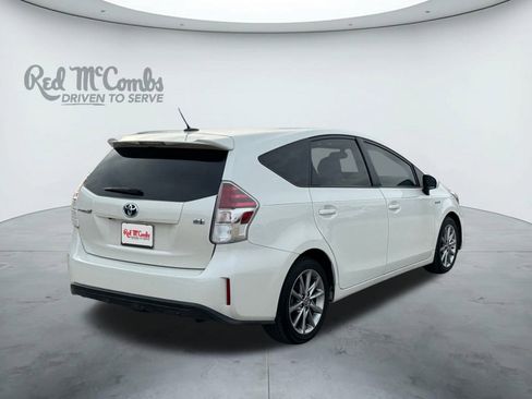 Used 2017 Toyota Prius V Five image 5