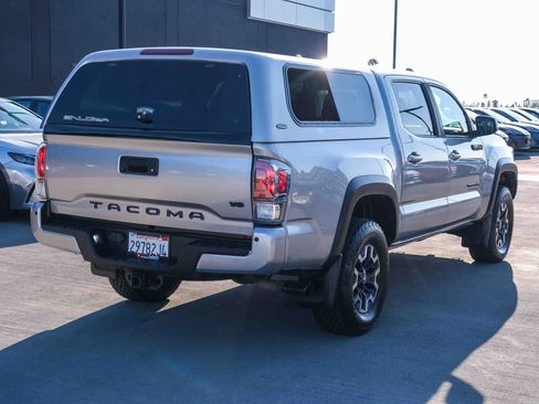 Certified 2022 Toyota Tacoma TRD Off-Road w/ TRD Premium Off Road Package AWD/4WD image 4