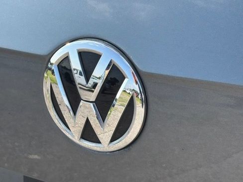 Used 2021 Volkswagen Tiguan S FWD image 13