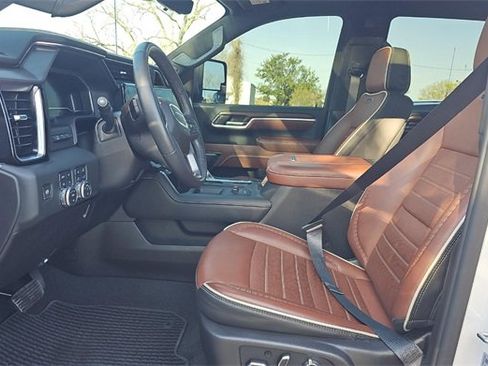 Used 2024 GMC Sierra 2500 Denali Ultimate image 5
