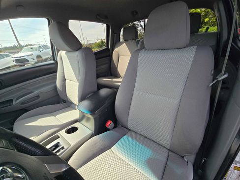Used 2013 Toyota Tacoma PreRunner w/ SR5 Pkg RWD image 22