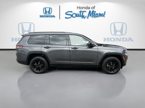 Used 2024 Jeep Grand Cherokee L Laredo AWD/4WD image 8