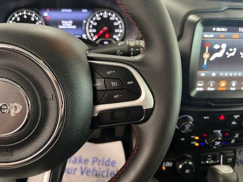 Used 2023 Jeep Renegade Latitude AWD/4WD image 23