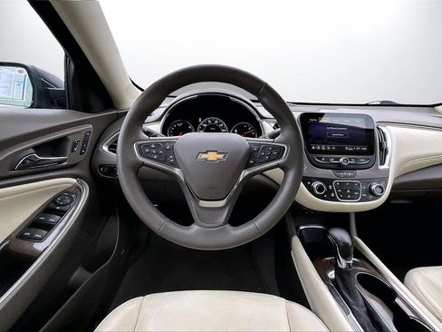 Used 2024 Chevrolet Malibu LT image 11