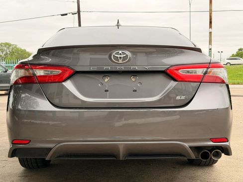 Used 2019 Toyota Camry SE w/ Carpet Mat Package image 4