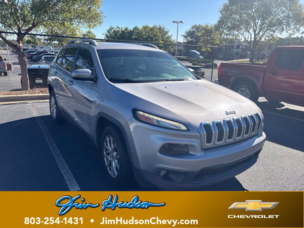 Used 2018 Jeep Cherokee Latitude FWD image 1