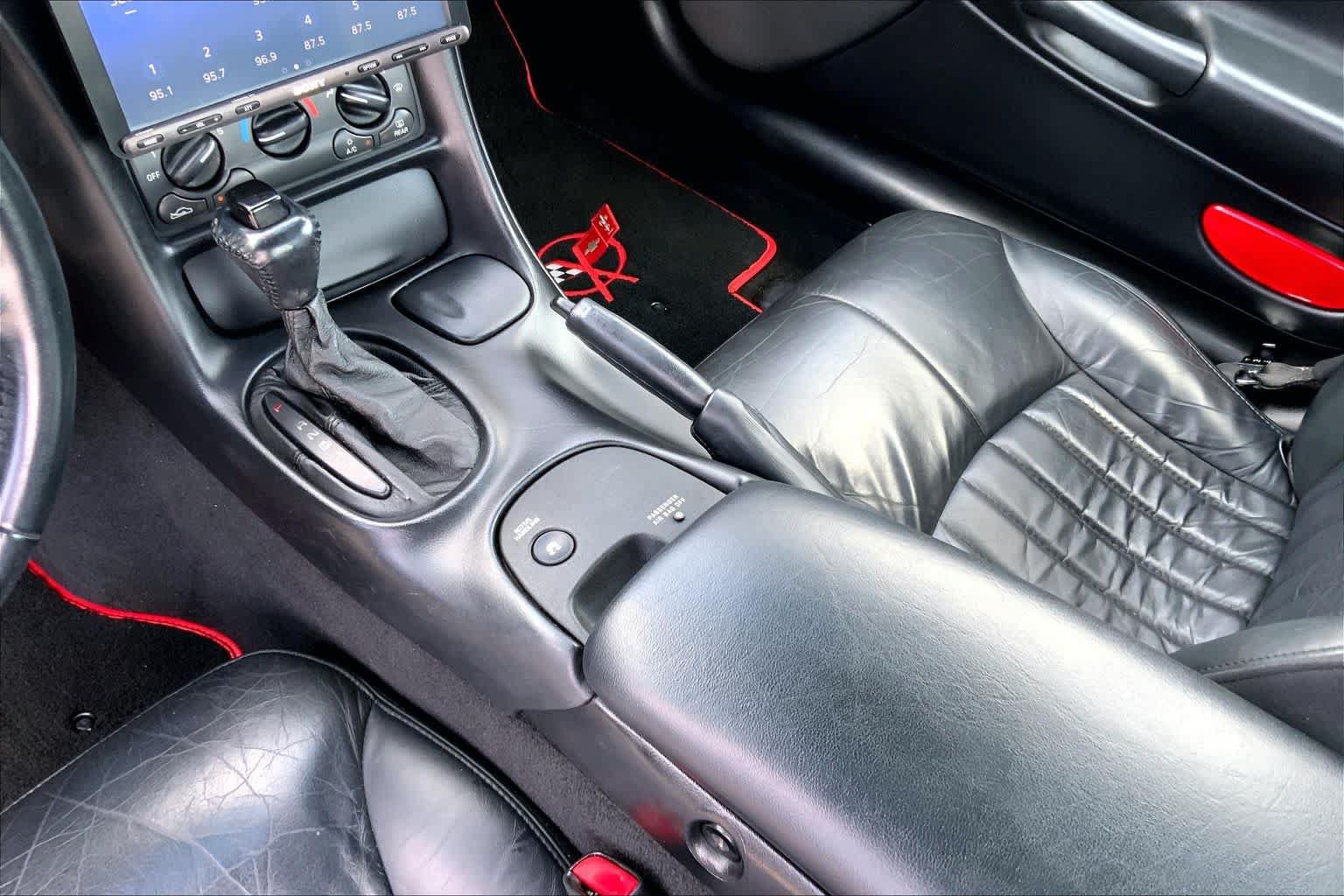 Used 2002 Chevrolet Corvette Coupe RWD image 14